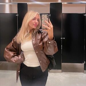 Meet your Posher, Jenna!